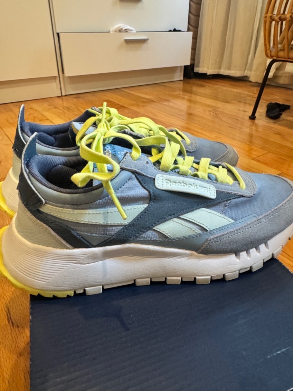 Reebok Women’s CL legacy size 9.5